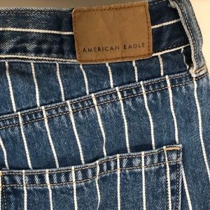 American Eagle Mom Jeans Size 2